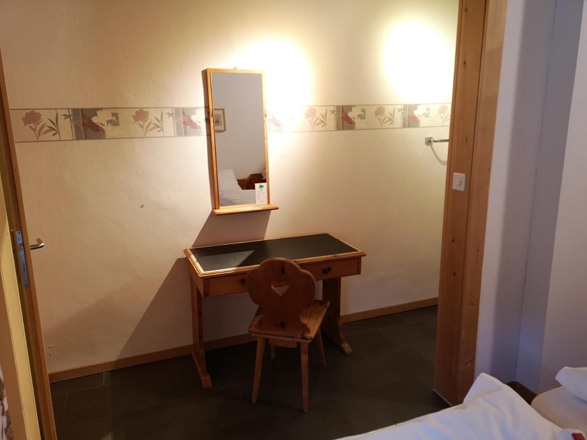 Historisches Hotel Piz Ela Berguen Ngoại thất bức ảnh