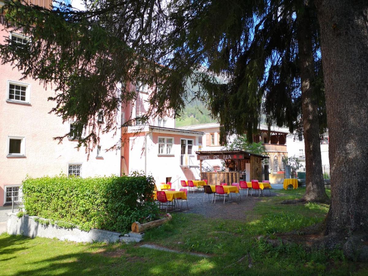 Historisches Hotel Piz Ela Berguen Ngoại thất bức ảnh