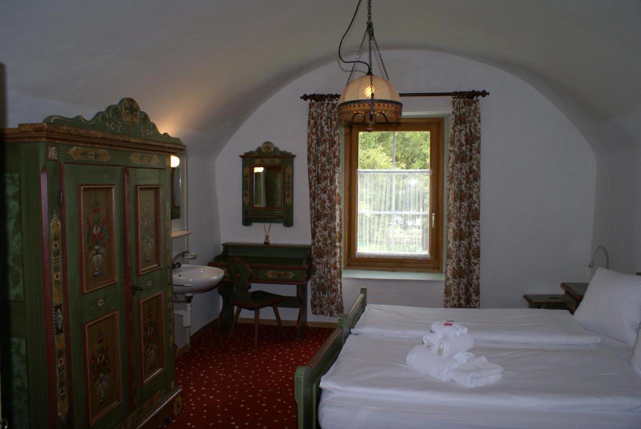 Historisches Hotel Piz Ela Berguen Ngoại thất bức ảnh