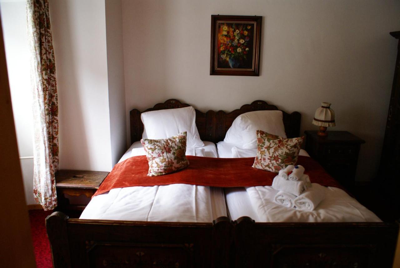 Historisches Hotel Piz Ela Berguen Ngoại thất bức ảnh