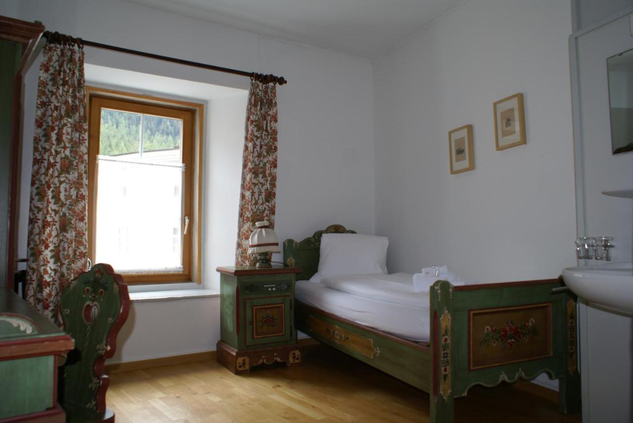 Historisches Hotel Piz Ela Berguen Ngoại thất bức ảnh