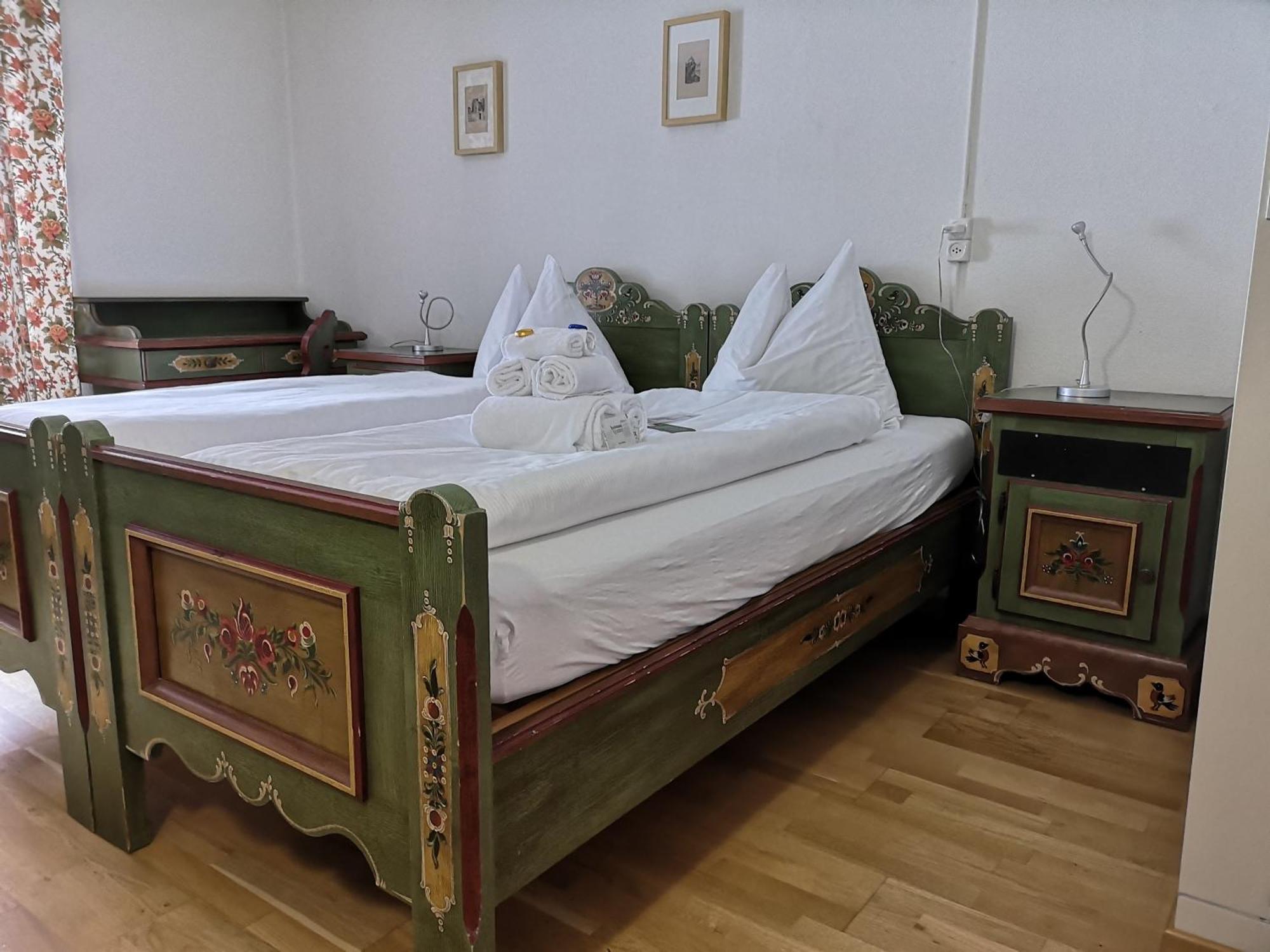 Historisches Hotel Piz Ela Berguen Ngoại thất bức ảnh